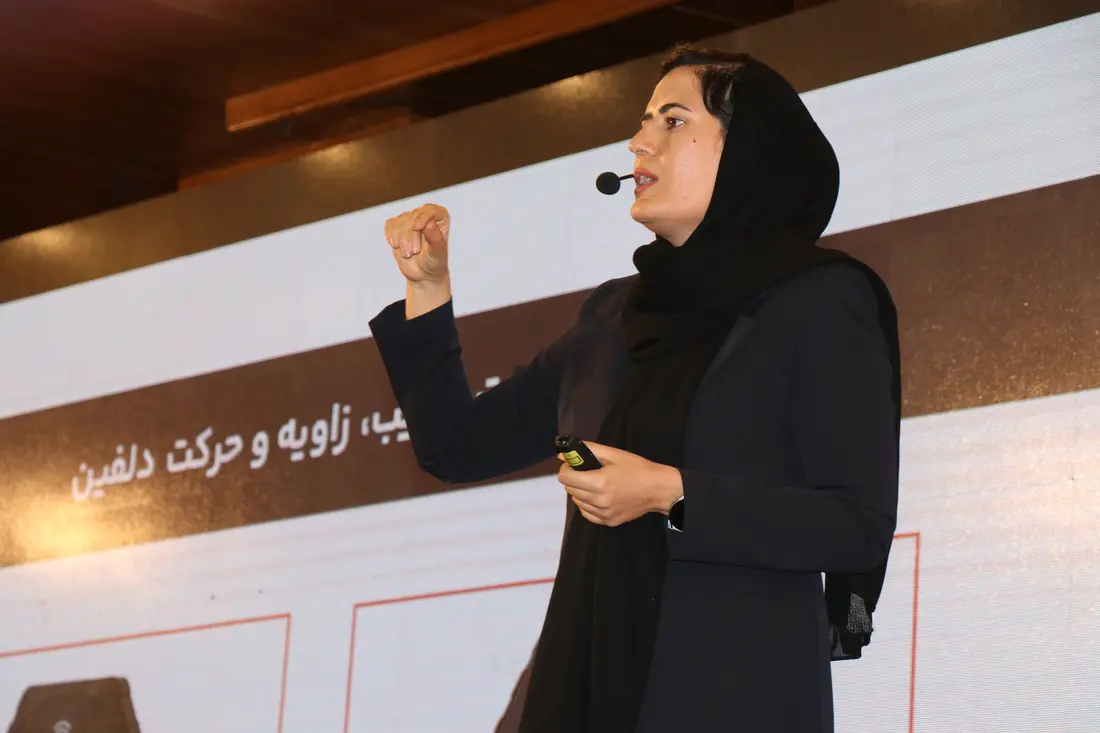Fatemeh Jamali speaking during an IoT presentation